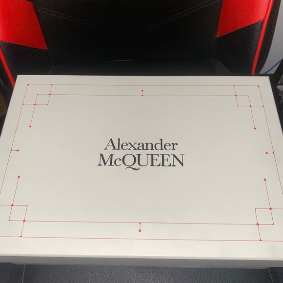 Alexander McQueen Oversized Sneakers - Picture 7 of 9